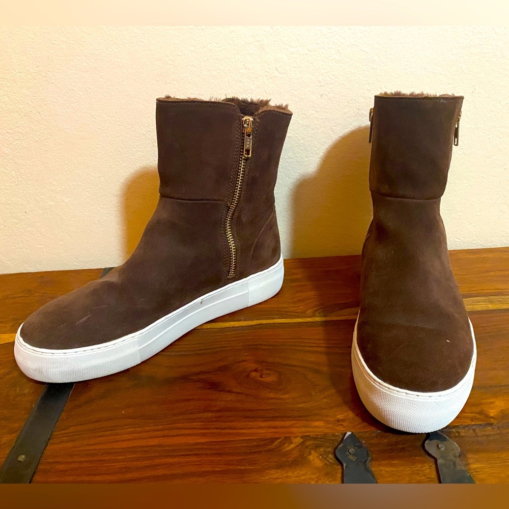 Faux fur lined boots size 7
